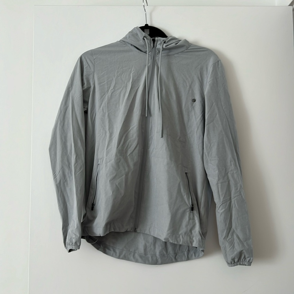 Vuori Womens Outdoor Trainer Shell - gray/silver color ‘platinum linen’